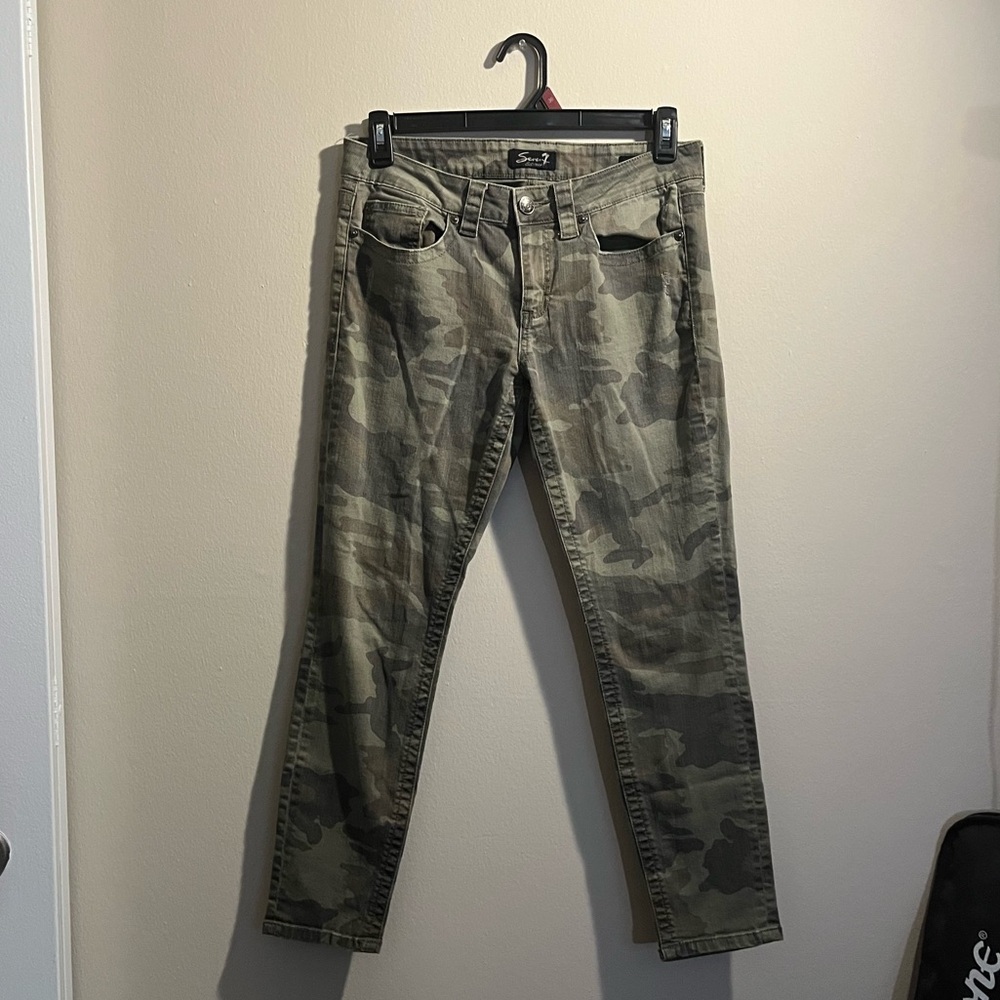 Camo skinny jeans